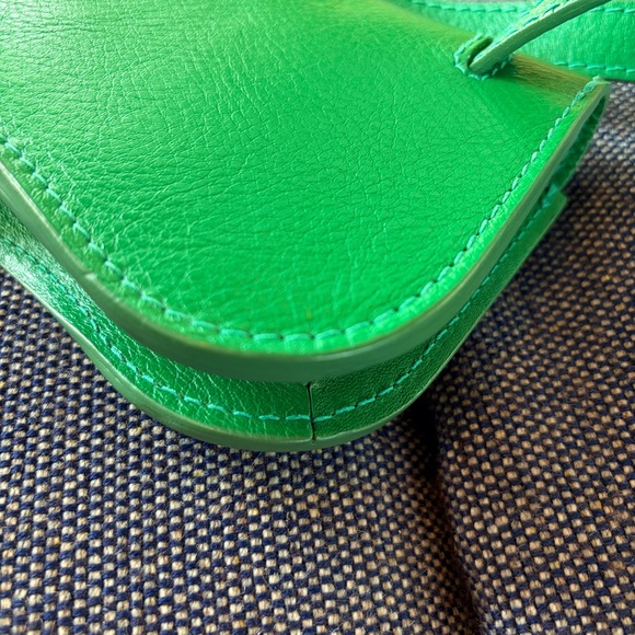 Faba in Grass - Picture 8 of 13